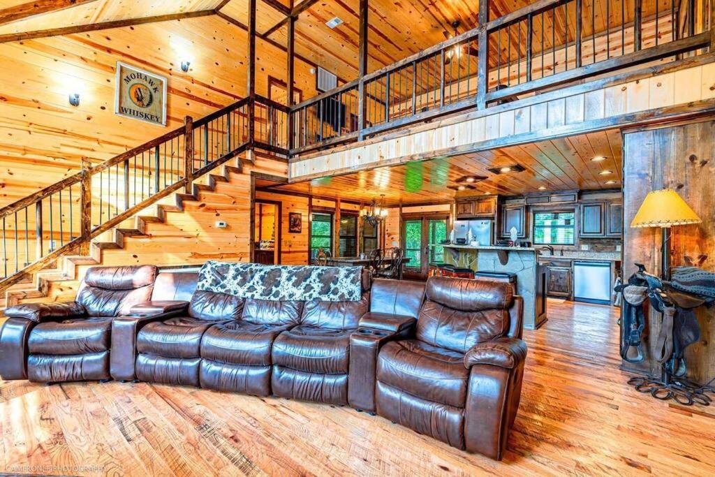 Iron Horse Lodge Sleeps 18, Games, Fire Pit, Hot Tub, Ev, More โบรคเคนโบว์ ภายนอก รูปภาพ