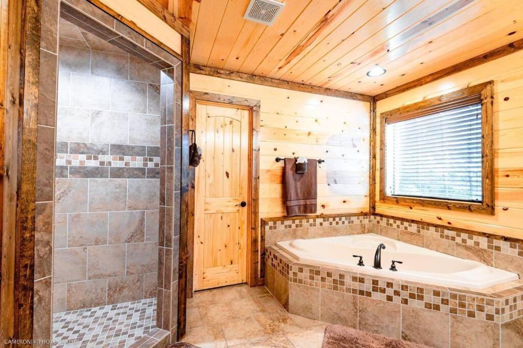 Iron Horse Lodge Sleeps 18, Games, Fire Pit, Hot Tub, Ev, More โบรคเคนโบว์ ภายนอก รูปภาพ